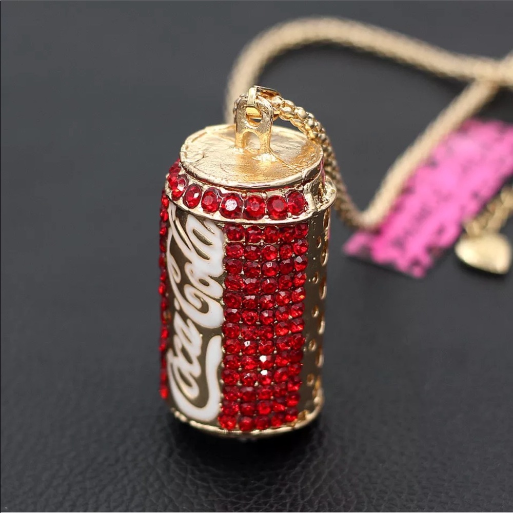 💋🍾 Crystal Coke Can Necklace.